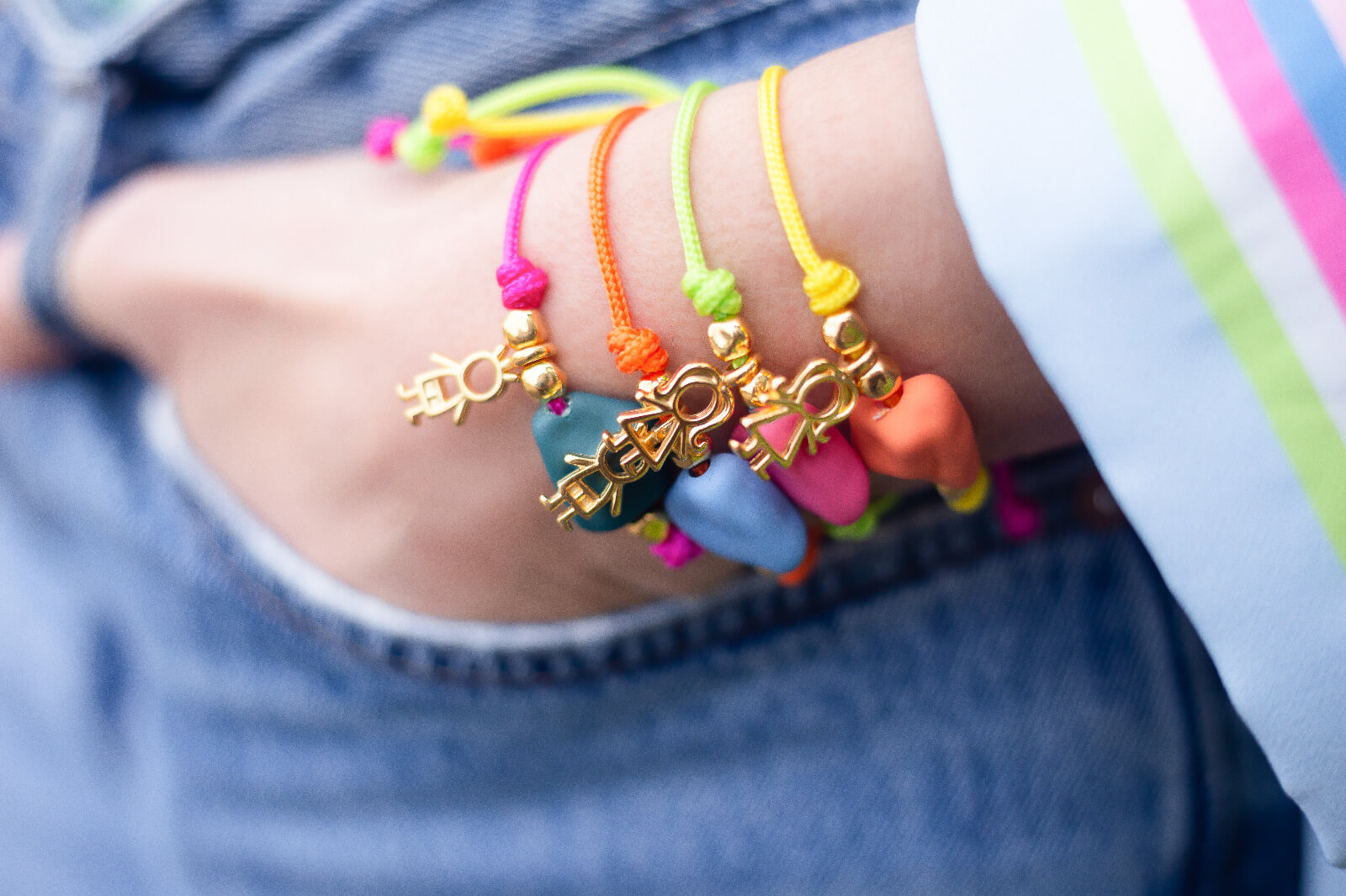 Bisutería 11 pulseras colores niños